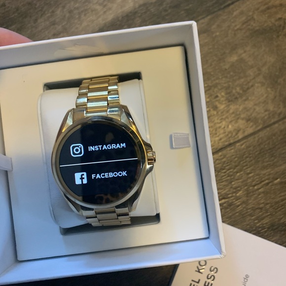 Michael Kors smart watch - Picture 4 of 5